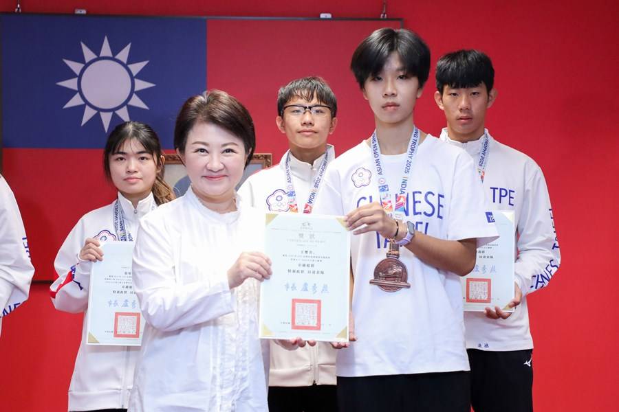 台中滑冰選手發光 國際賽場奪4金4銀5銅