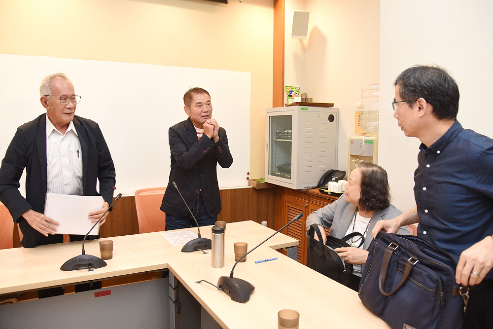 鍾東錦拜會主計長　陳超明提苗栗創稅能力：努力的孩子沒有被善待 243