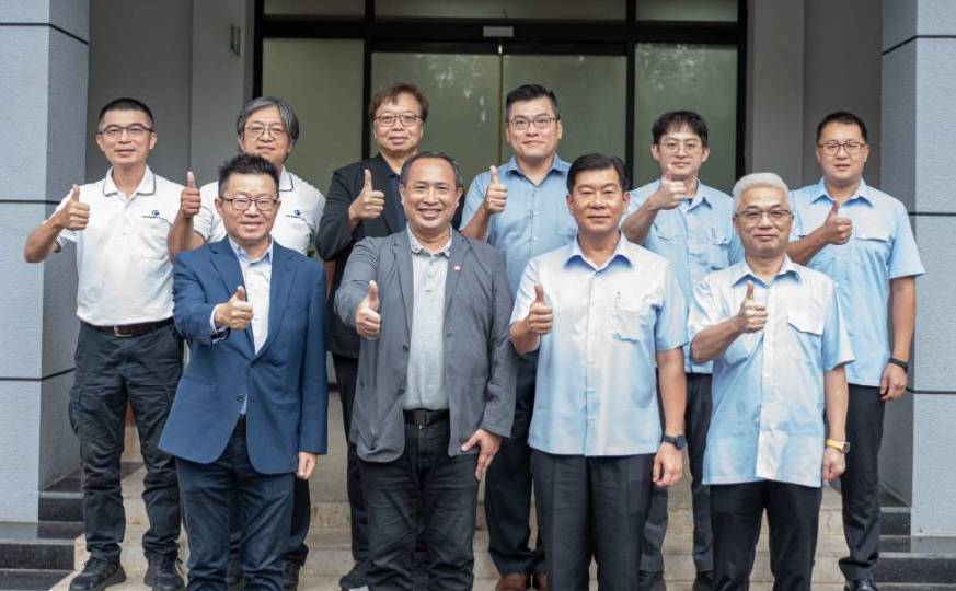 失聯無人船順利尋獲 企業贈海巡北部分署中秋禮盒 S 44957995