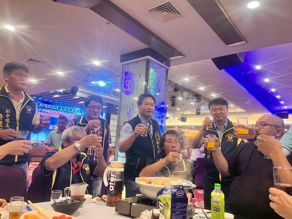 治安數據亮眼阻詐成效全國矚目,五分局表揚績優民力,38名協勤英雄獲肯定。(圖/記者蔡尚芸翻攝)