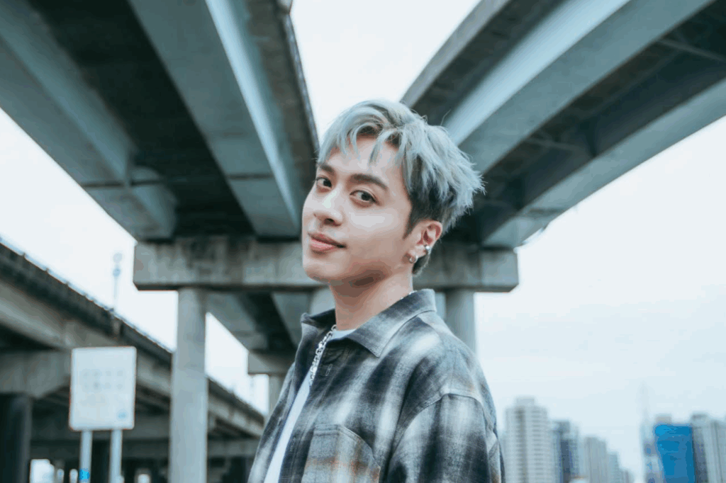 國際導演薩禾豐操刀〈最遠的距離〉MV一鏡到底濃縮愛的起承轉合 2 %E8%9E%A2%E5%B9%95%E6%93%B7%E5%8F%96%E7%95%AB%E9%9D%A2 2025 09 25 010131