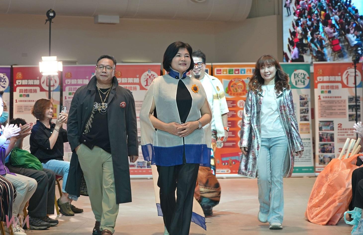 張麗善攜40位長輩伸展台走秀 70歲長輩自信登台展魅力 - https://www.watchmedia01.com