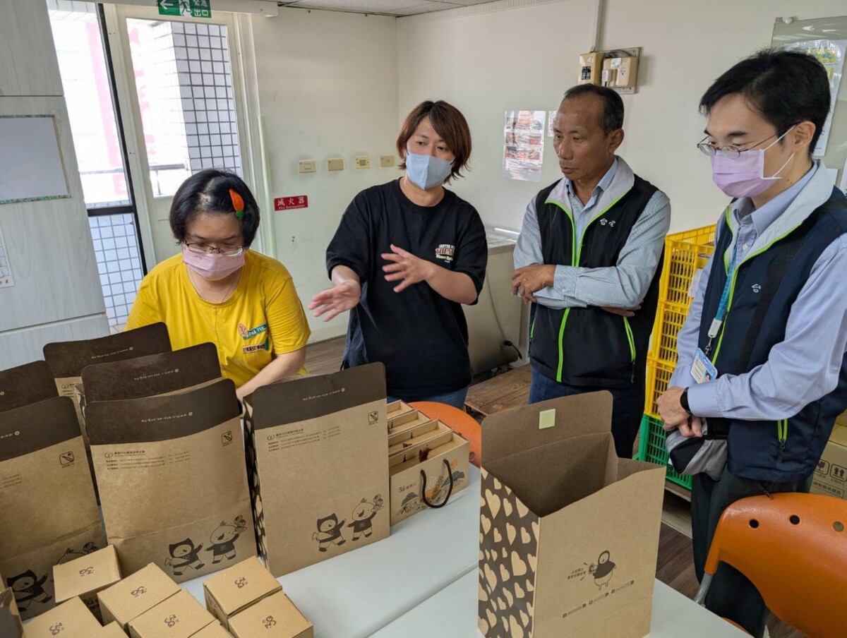 ▲台電高雄區處呼籲社會各界響應偏鄉小學餐盒募集計畫。(記者 李堂安 翻攝)