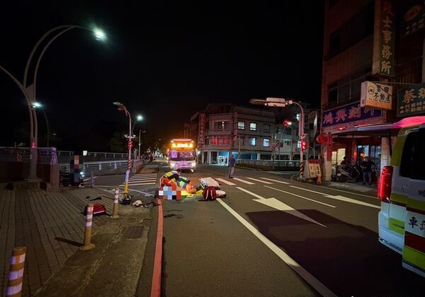 國光號與騎士過路口搶燈號直接衝撞 苗栗2男大生慘死 230 國光號與騎士過路口搶燈號直接衝撞 苗栗2男大生慘死 229