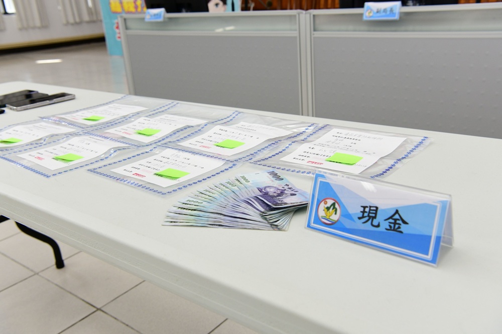 提領車手與上游接頭交水 嘉縣警分頭跟監埋伏逮4人 226 cnews204250925a04