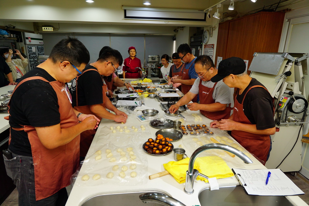 花好月圓更生傳愛　台北更保召集更生同學製作傳愛蛋黃酥 233
