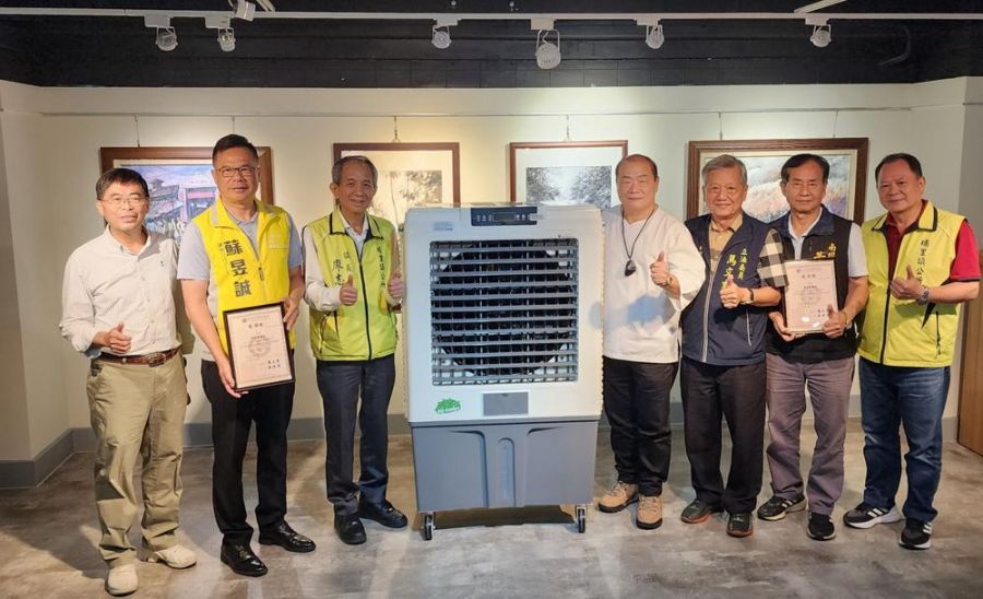 雲林生楊真祥畫會 獻愛心捐贈埔里清潔隊與埔基