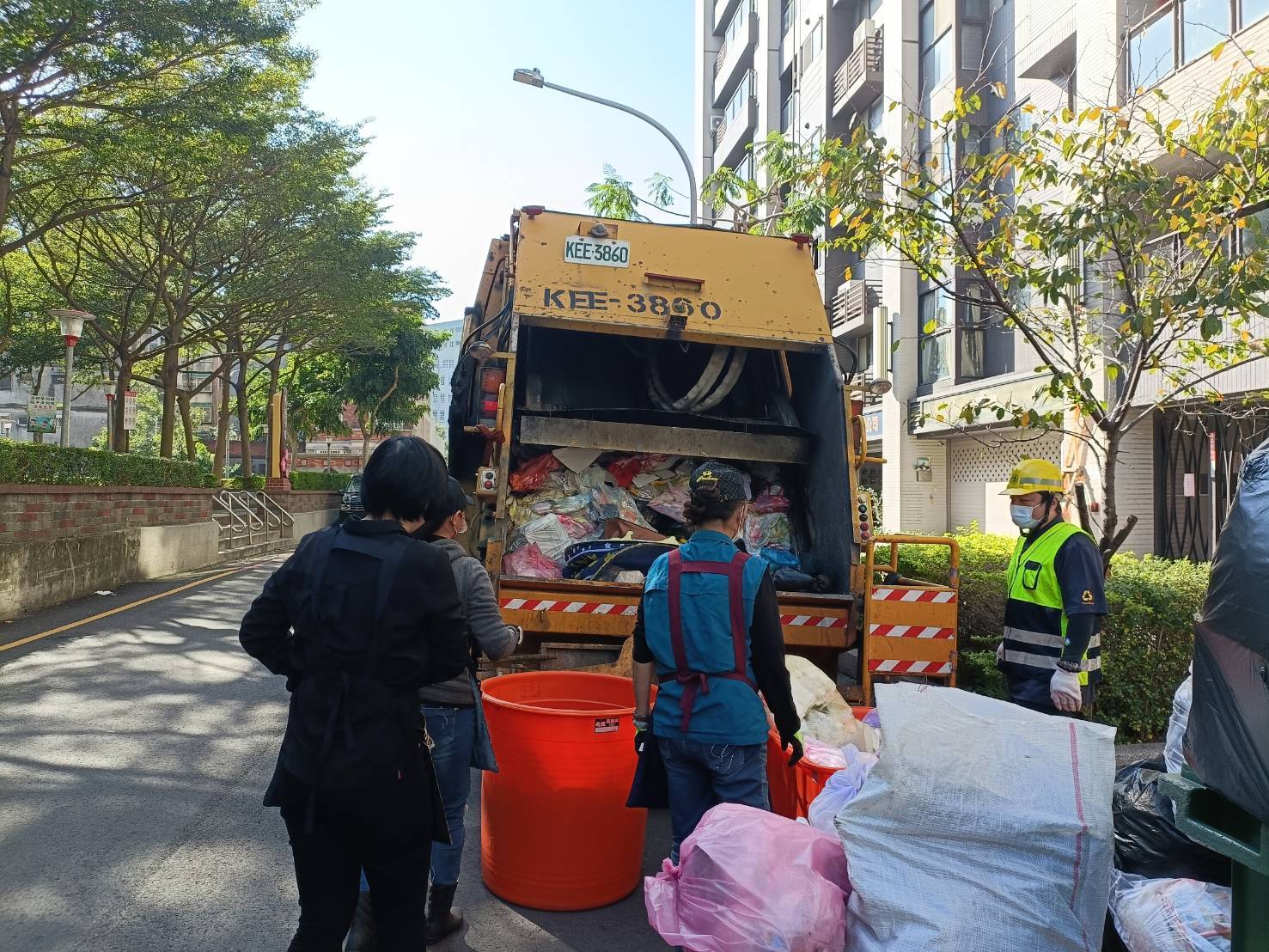 4大連假接力登場!桃園垃圾車收運時間看這邊 h5s5f