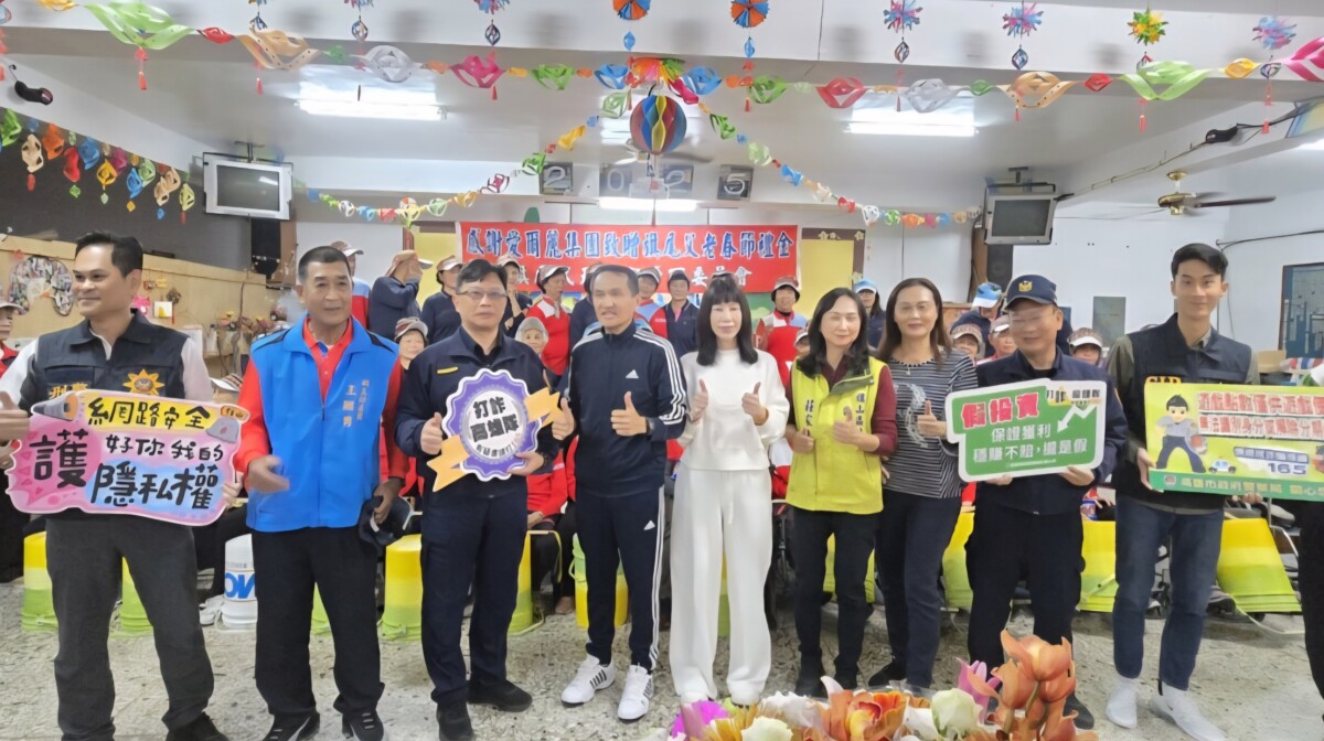 ▲守護家園!愛爾麗集團總裁常如山(左四)、總經理劉貞華(右五)攜手拋磚引玉,500萬助花蓮災民度難關。(圖╱本報檔案資料照)