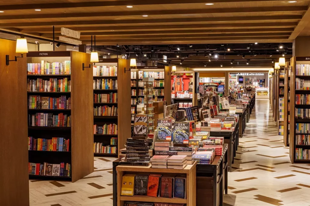 誠品松菸24小時書店書量擴增1成達25萬冊,全新「40米閱讀長廊」,更承襲信義大尺度空間感,延伸閱讀想像。