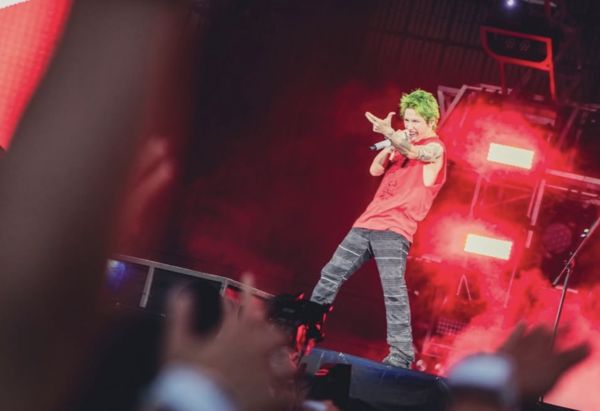 ▲▼日團首攻臺北大巨蛋!ONE OK ROCK宣布4月開唱 樂迷嗨炸:錢準備好了 。(圖/翻攝自ONE OK ROCK官方IG)