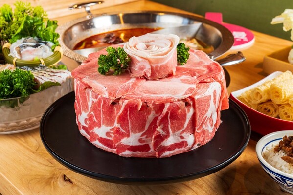 2025過江龍火鍋好評聲量Top10，台式火鍋靠「肉蛋糕」同霸氣份量連兩年奪冠！