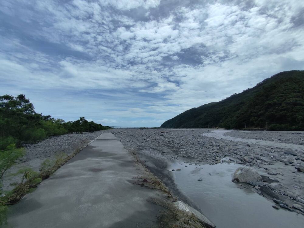 樺加沙豪雨溪流土石淤積　饒慶鈴啟動太麻里溪、金崙溪緊急清疏 263