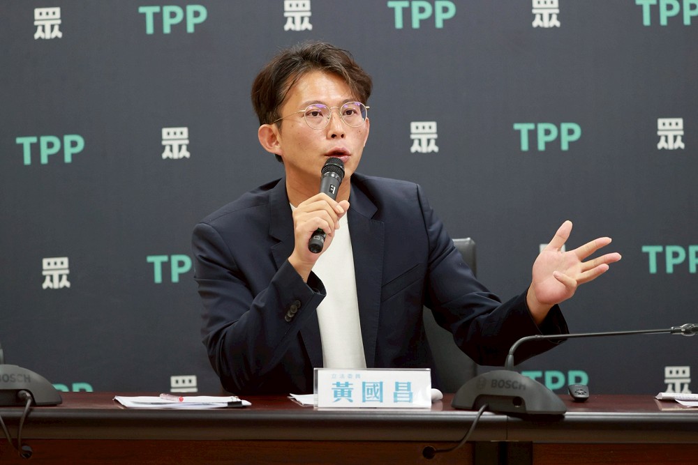 王義川遭拍延燒！鏡報問黃國昌「這些事」　中央社暫停疑涉案記者採訪工作 251