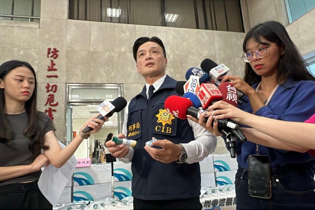向毒駕宣戰 刑事局施鐵腕重拳連發 好膽嘜走 引唾液快篩執法 毒駕無所遁形 2 MEITU 20250926 143150625