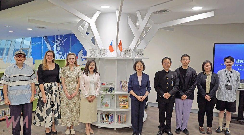結合文學與藝術　國資圖世界之窗再添亮點 「捷克典藏區」揭牌 - https://www.watchmedia01.com