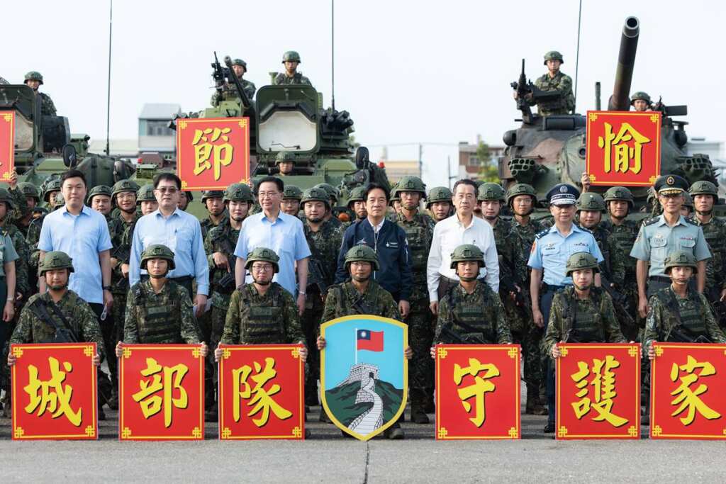 ▲總統秋節勗勉「陸軍步兵257旅」、「陸軍機步234旅聯兵1營」、「空軍第四聯隊」。