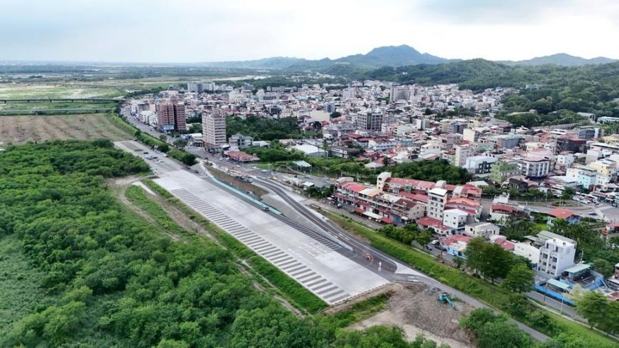高雄旗山區觀光停車場啟用 中華路進出紓解假日車潮