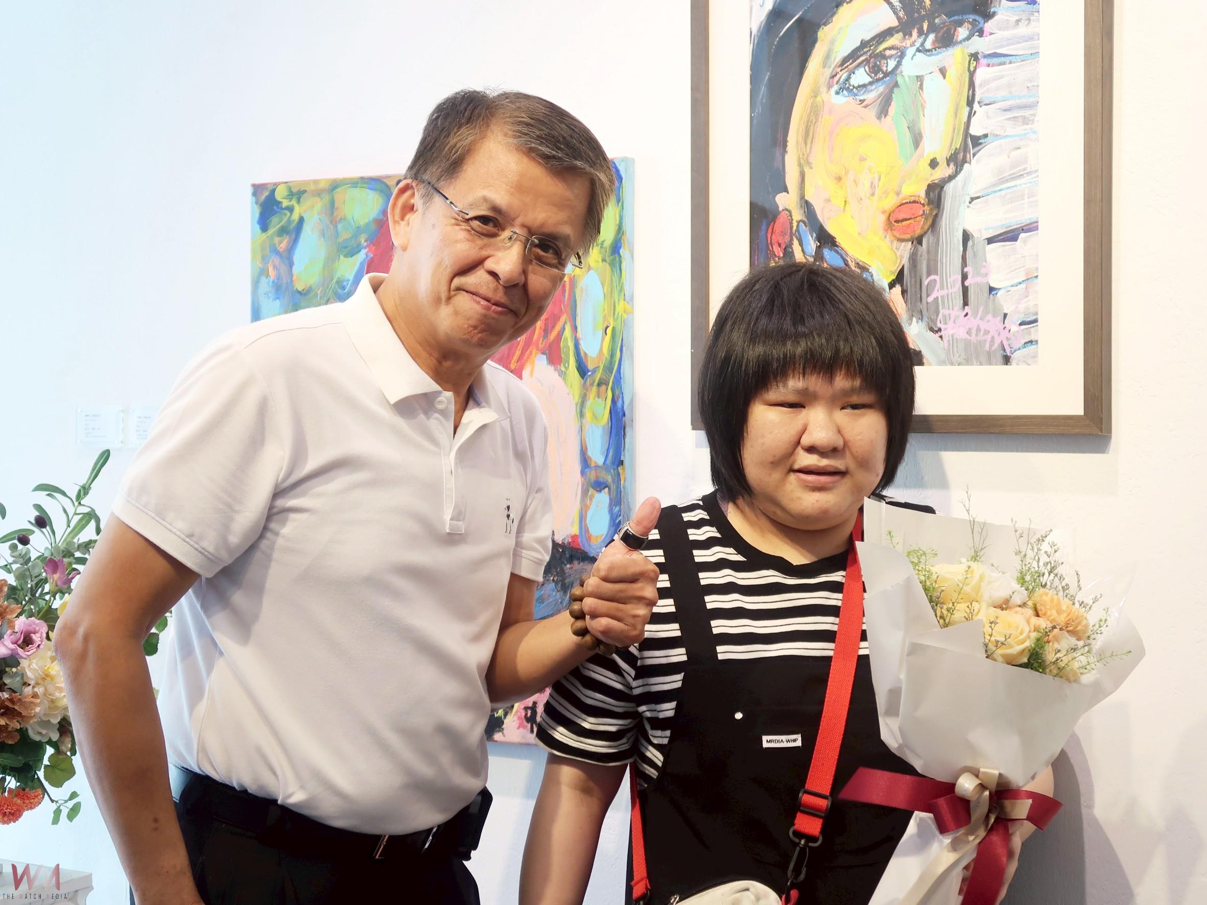 在抽象色彩間抒發生命重量 賴櫟安個展《快樂你我他》展現堅毅與溫暖 - https://www.watchmedia01.com