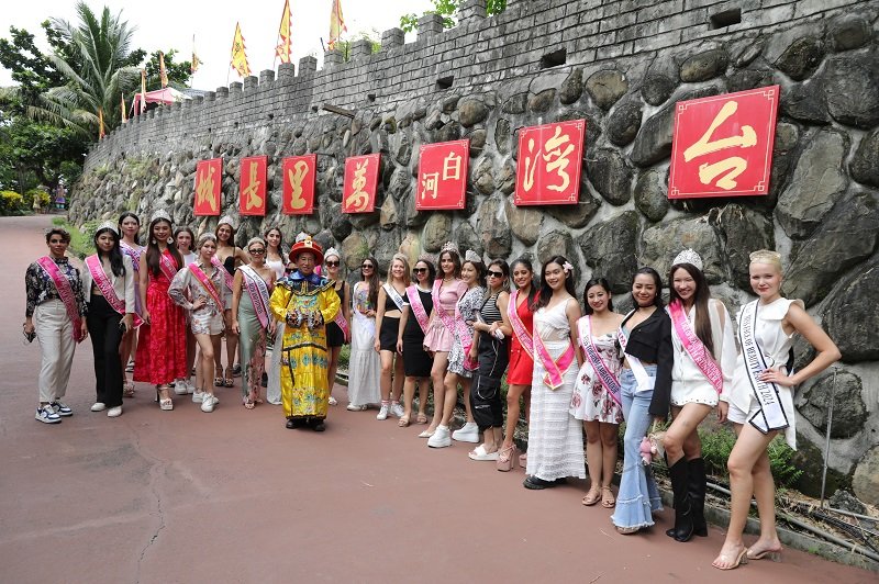 中秋連假何處去？台南「台灣萬里長城」穿越古今，扮裝、登高望遠樂無窮