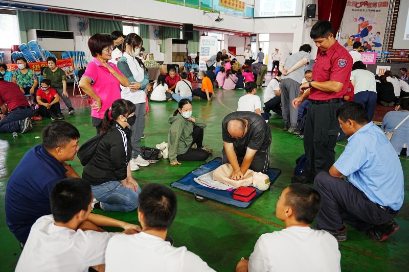 「逗陣來學CPR+AED」 屏東縣114年全民CPR宣導活動