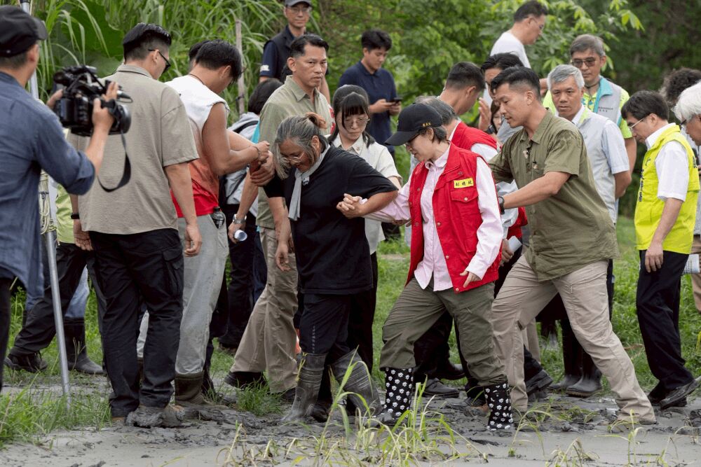 堰塞湖紅色警戒仍存 蕭美琴勘災提醒志工注意自身安全 239 照片來源:總統府