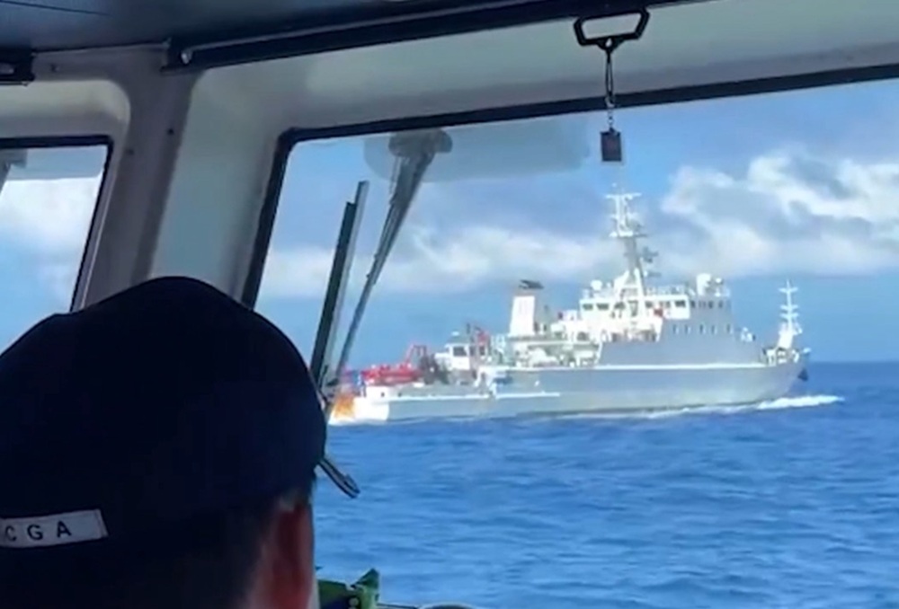 2中國科研船闖入我國水域 海巡艦強勢驅離迫使轉向 256 cnews204250928a05