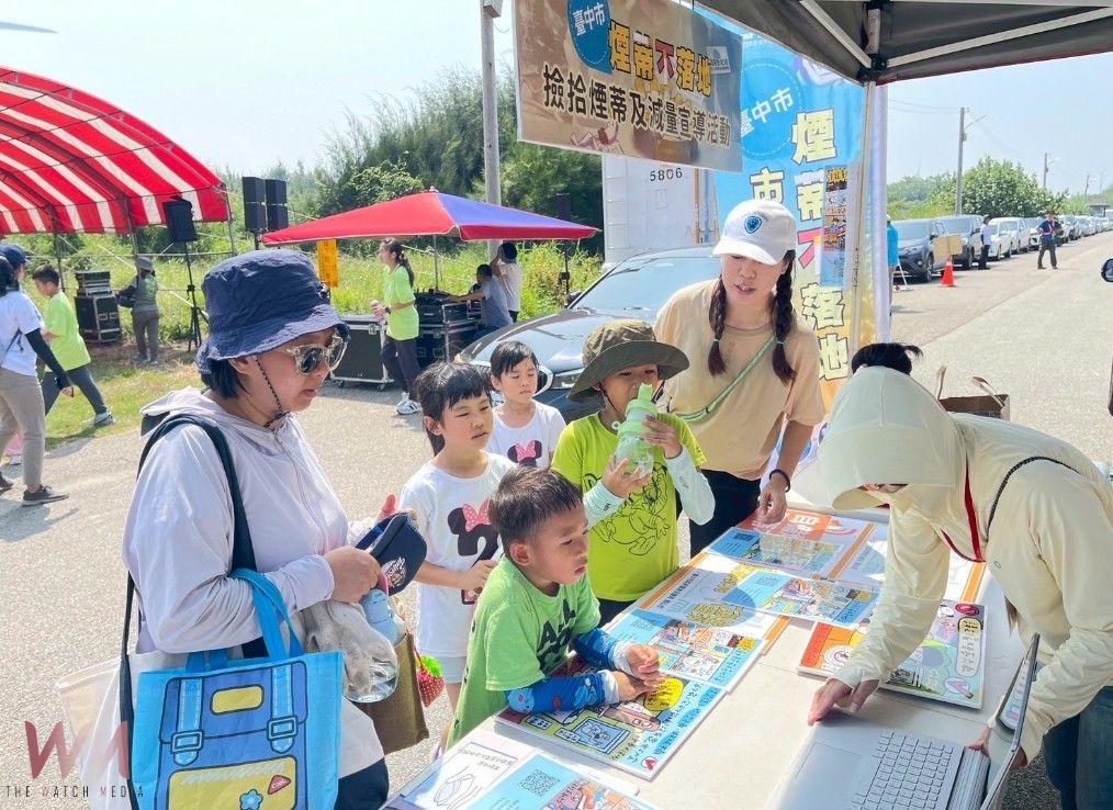 守護海洋生態 中市環保局推動「煙蒂不落地 減塑好生活」 近千人響應淨灘 - https://www.watchmedia01.com