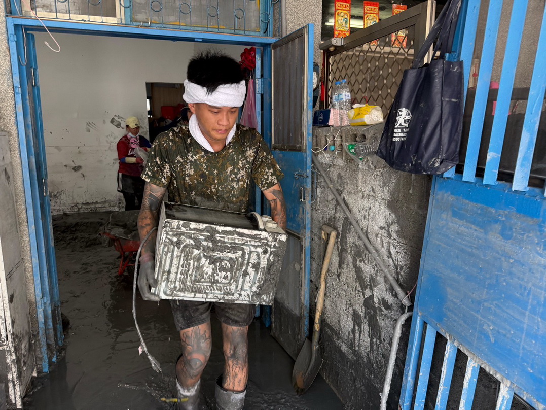 愛民如親 六軍團官兵用汗水與關懷 溫暖花蓮受災民眾的心 - https://www.watchmedia01.com