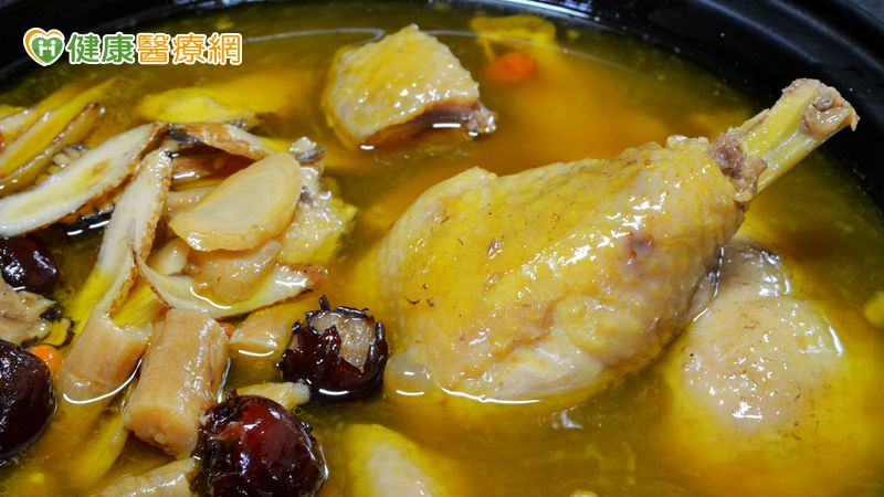 總鋪師失智了　「生活處方箋」喚起燒酒雞好滋味