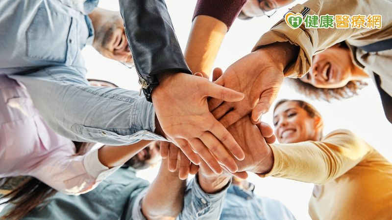 人脈經營不在名片數量、交際應酬 專家:真心與善緣才是關鍵