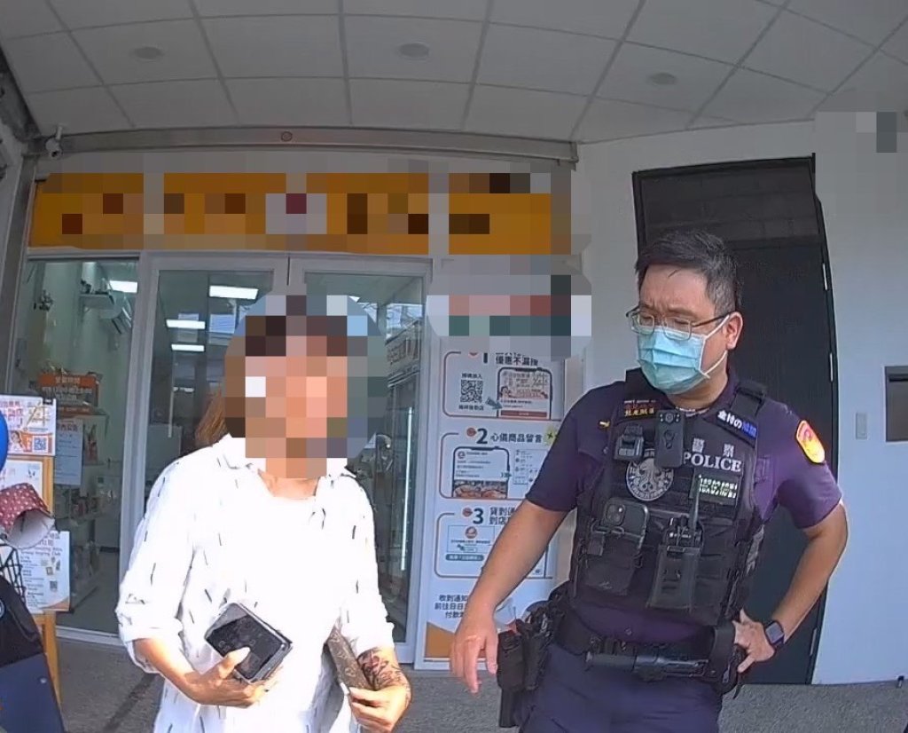 裝嫩失敗!45歲女通緝犯假扮25歲女兒-警比對照片秒拆穿