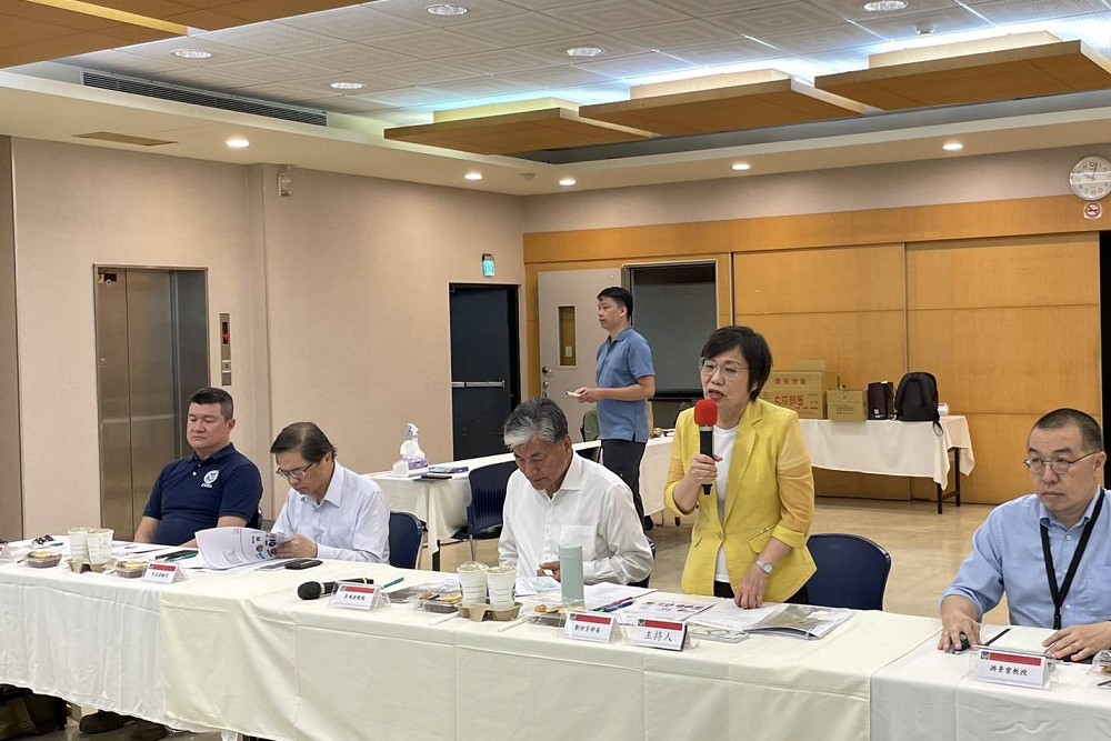 內政部邀李鴻源研擬堰塞湖防災對策 顧立雄:中秋節前讓災民恢復生活 236 內政部邀李鴻源研擬堰塞湖防災對策 顧立雄:中秋節前讓災民恢復生活 235