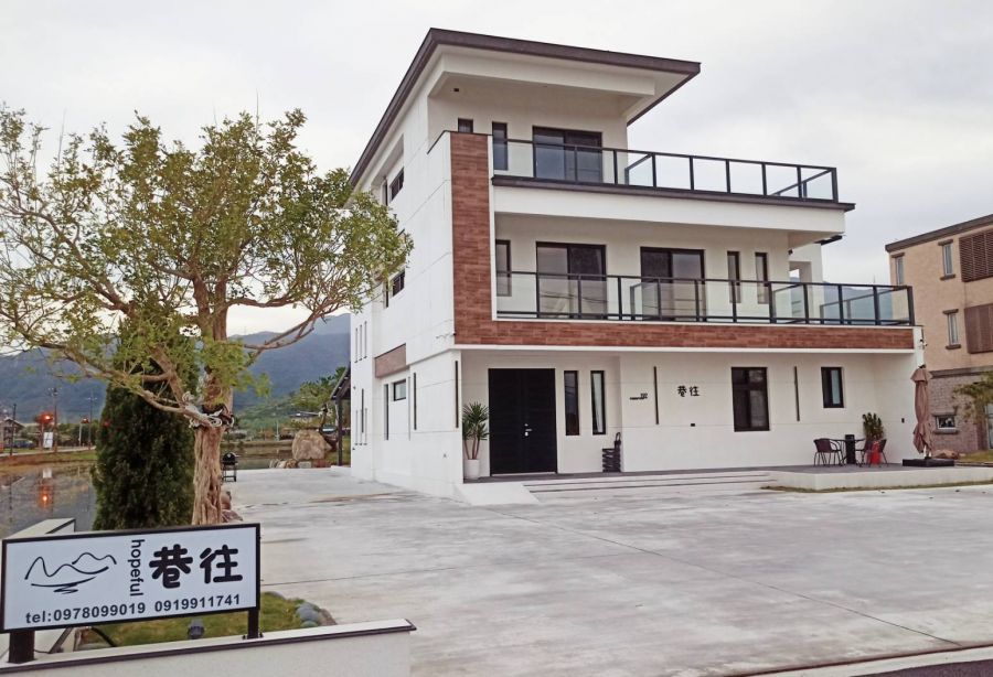 冬山新亮點!「巷往」民宿:主人不捨美景獨享 自住夢想化身田園慢活秘境