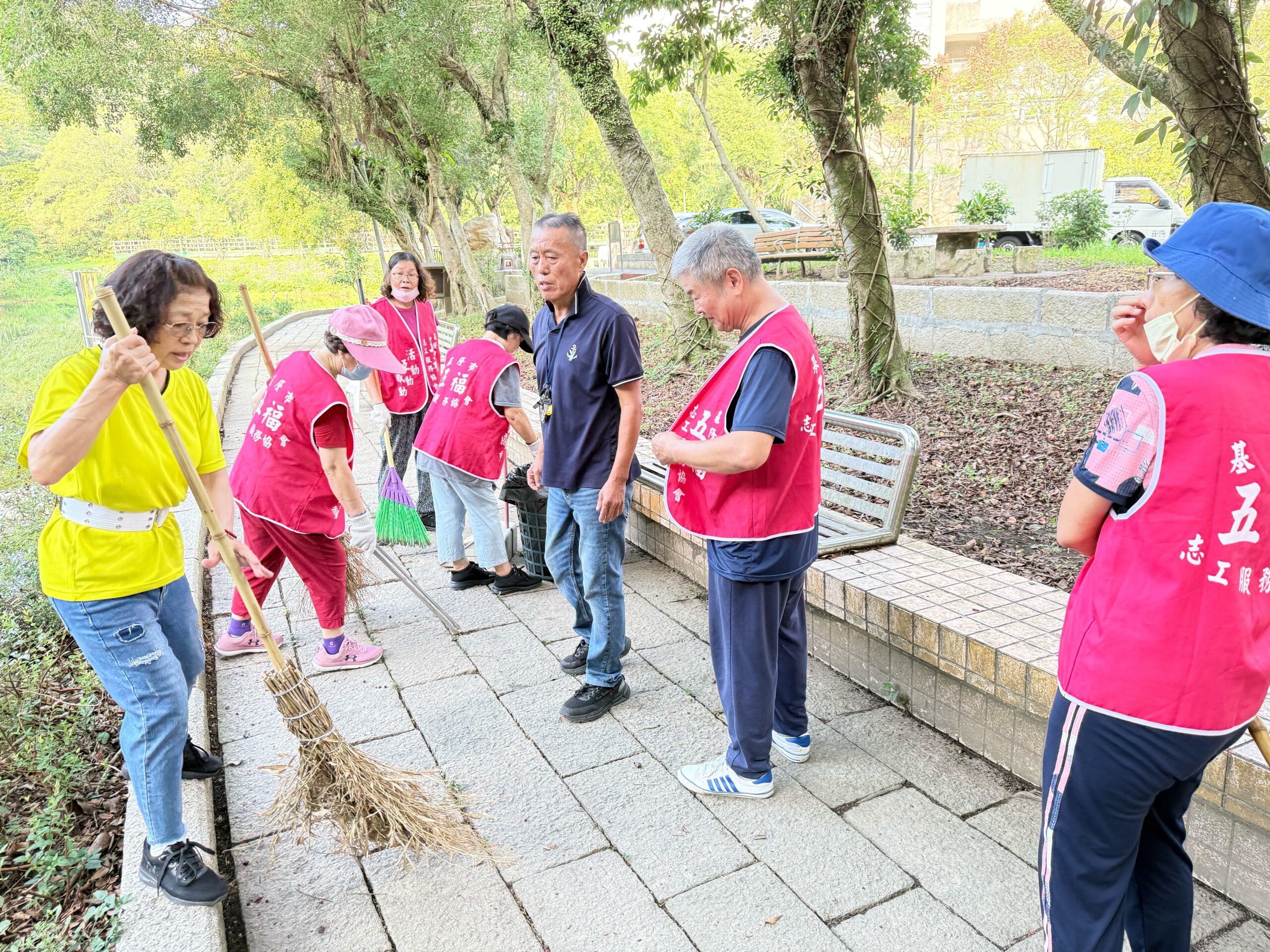 【社區共融環境永續】五福環保志工淨化家園宣導垃圾不落地 11 S 74440714 scaled