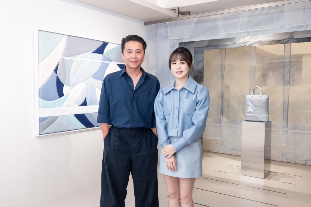 凱特王妃御用品牌Grace Han 首創皮革藝術與精品共生空間 1 圖▲皮革藝術家 Grace (右) x 獨立策展人 胡朝聖。(圖/Grace Han提供)