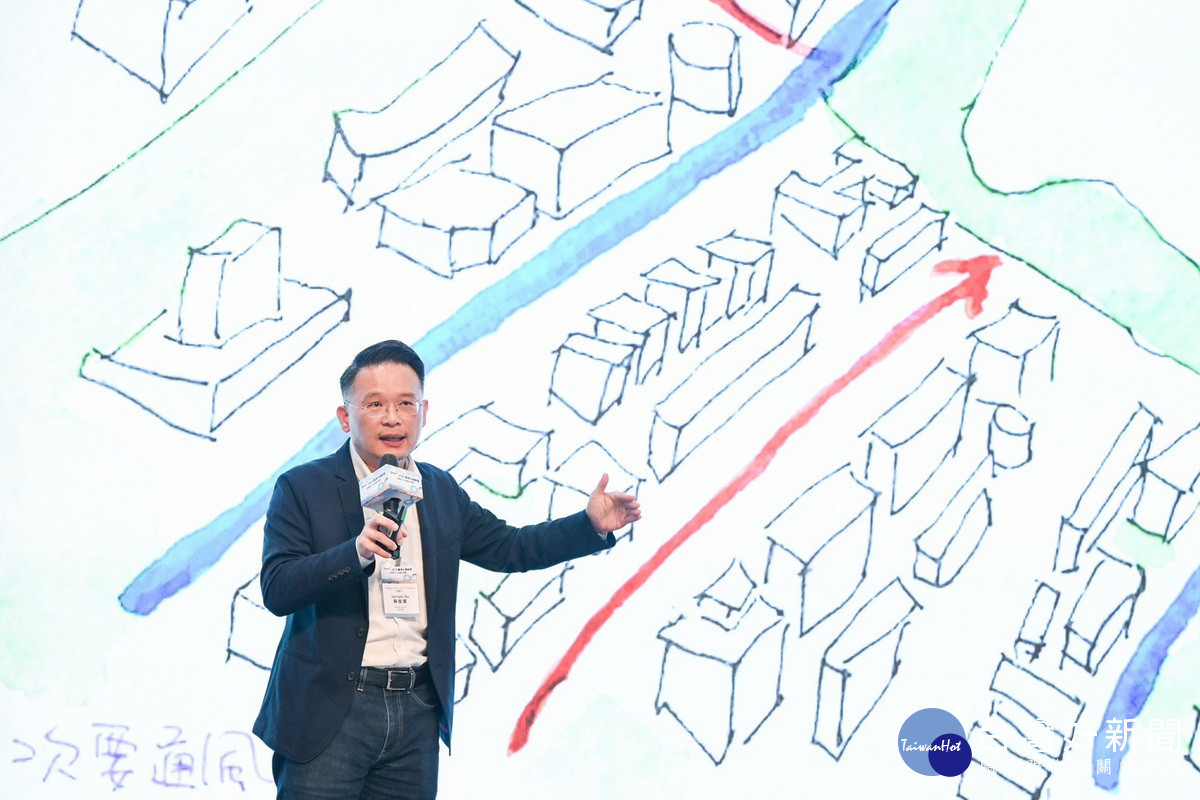 桃園市副市長蘇俊賓透過自己全手繪簡報,以圖像敘事方式,清晰呈現桃園邁向淨零城市的挑戰與智慧解方。