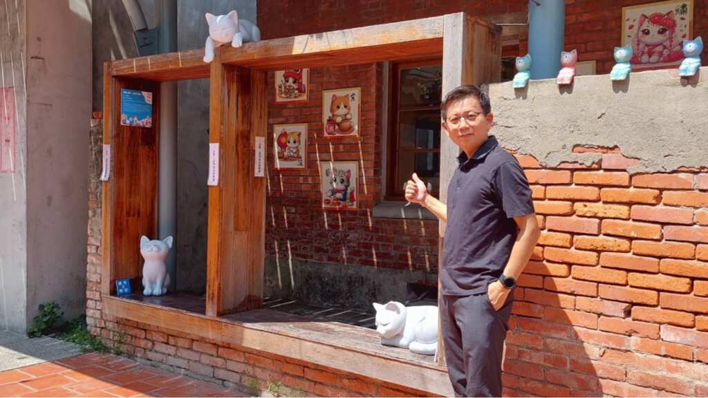 ▲大葉大學設計系賴建源老師為鹿港展區打造微型裝置藝術「貓藝・靜思」。(記者林明佑翻攝)