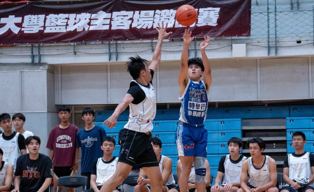 臺科大與臺大率先交手，臺科大以88比84取勝。 (大會提供)
