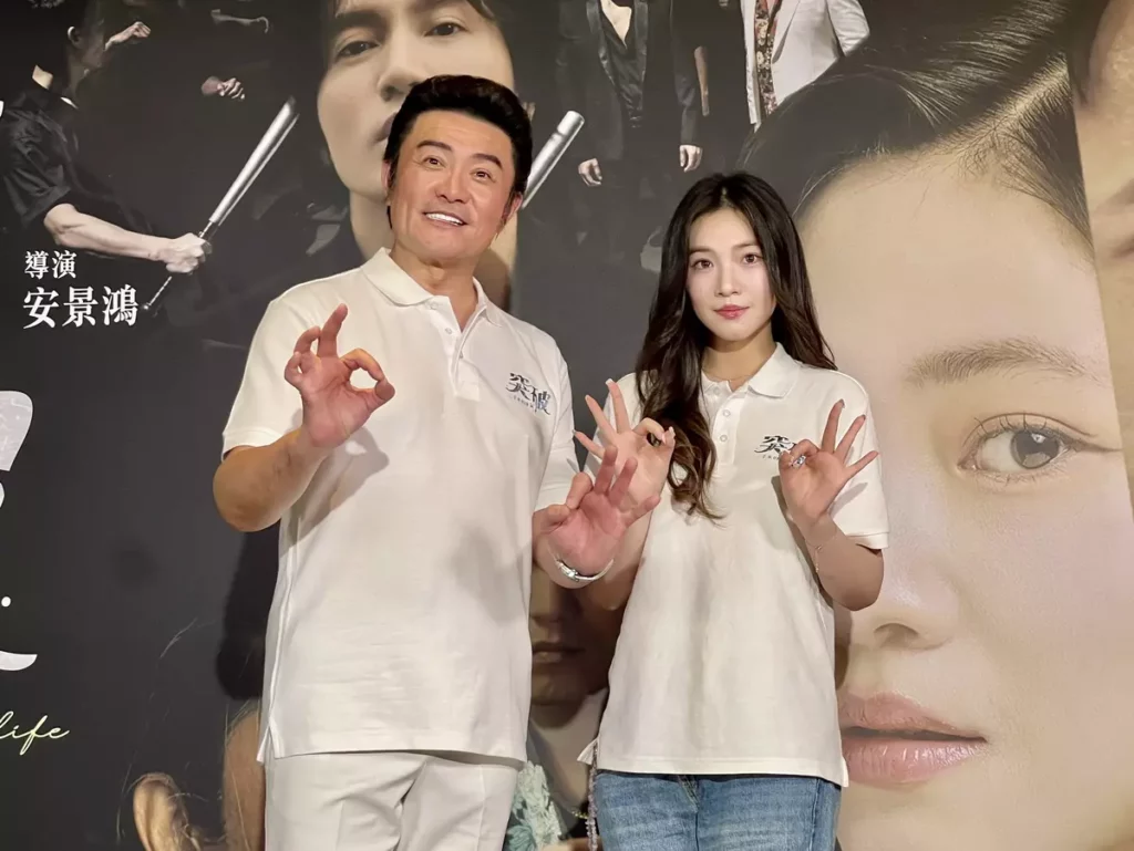 國片《突破:三千米的泳氣》李㼈、李紫嫣父女出席首映會。