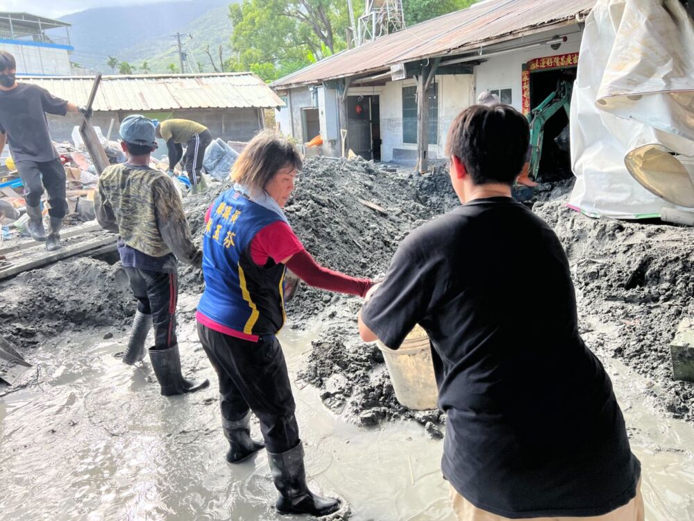 國民黨花蓮議員組團助光復清掃 承諾落實3階段計畫 224 國民黨花蓮議員組團助光復清掃 承諾落實3階段計畫 223