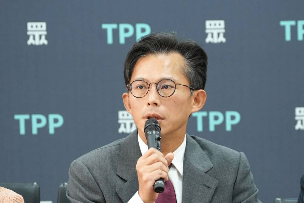 黃國昌狗仔風暴燒不完 卓冠廷指又搞倒一間媒體、李正皓示警危害國安 212 照片來源:民眾黨立法院黨團