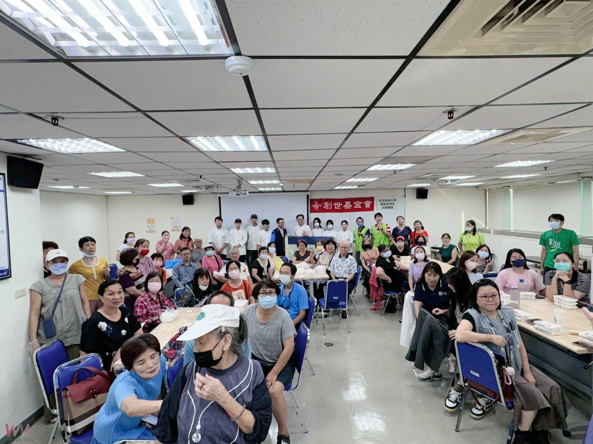歡慶秋節 台中創世基金會攜手弘光科大 親製公益月餅和樂社區 - https://www.watchmedia01.com