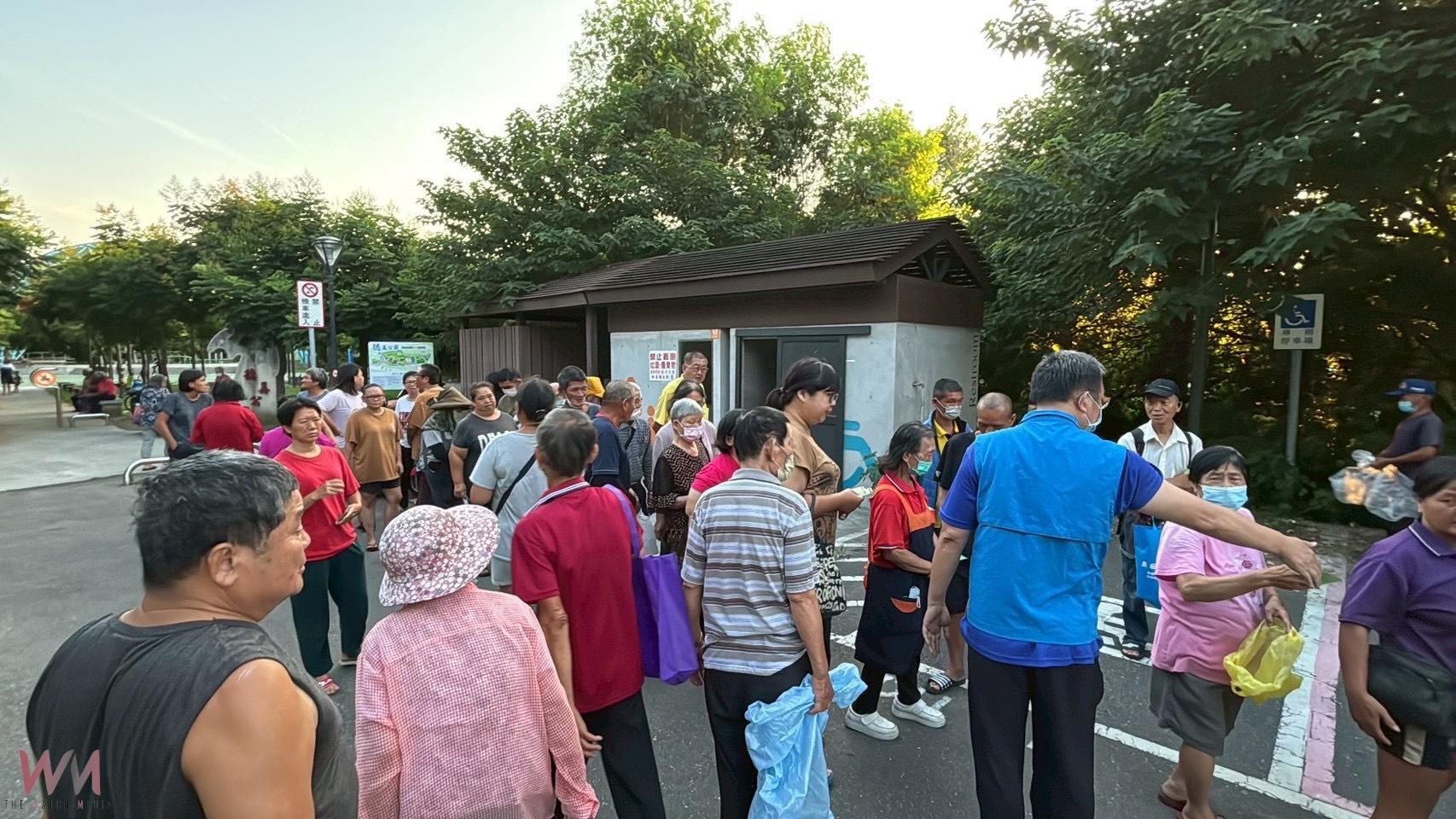 (有影片)/中秋月圓 鹿港玉聖府與周君綾服務處月餅物資溫暖弱勢 - https://www.watchmedia01.com