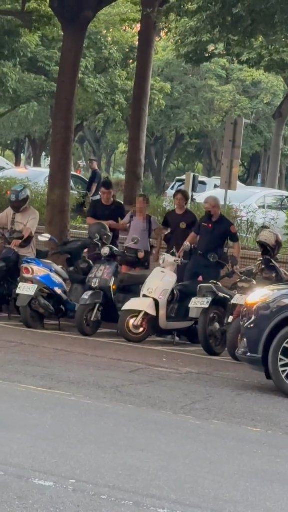台中女通緝犯拒檢！-　控警搶劫綁架