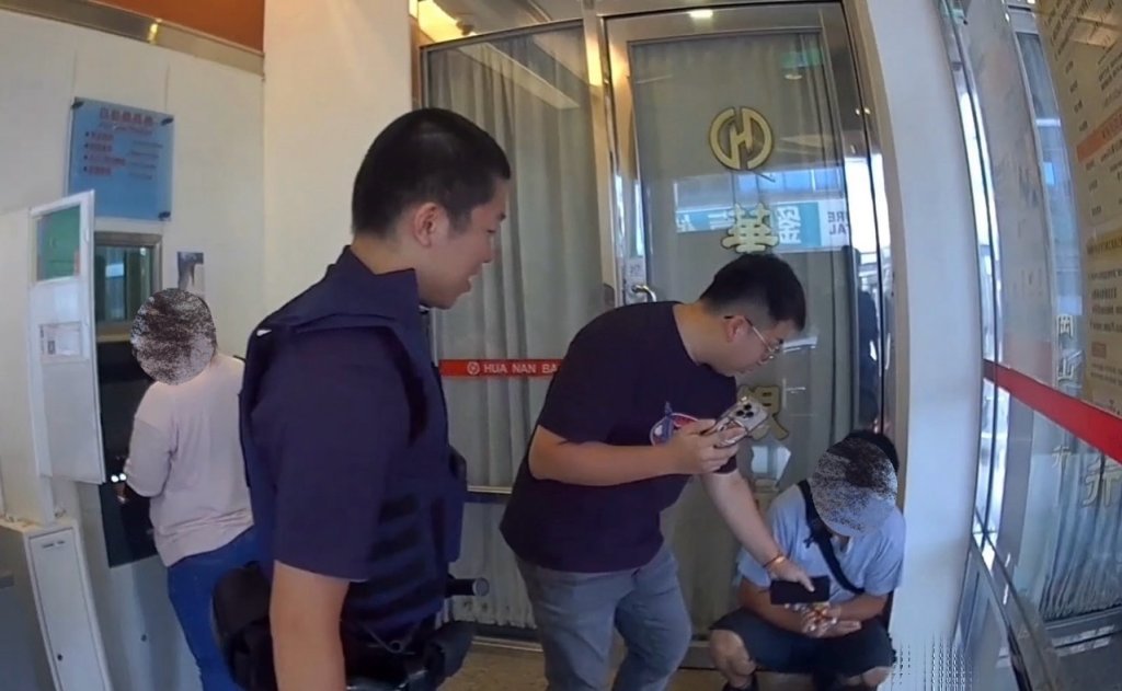atm詐騙車手抓到了！高雄警方連抓外籍提領高手