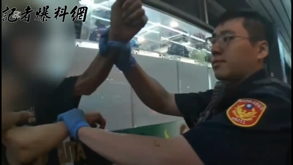 不輸北捷阿嬤!新莊阿北搭公車逃票被戳破腦羞 車上大鬧還踢員警
