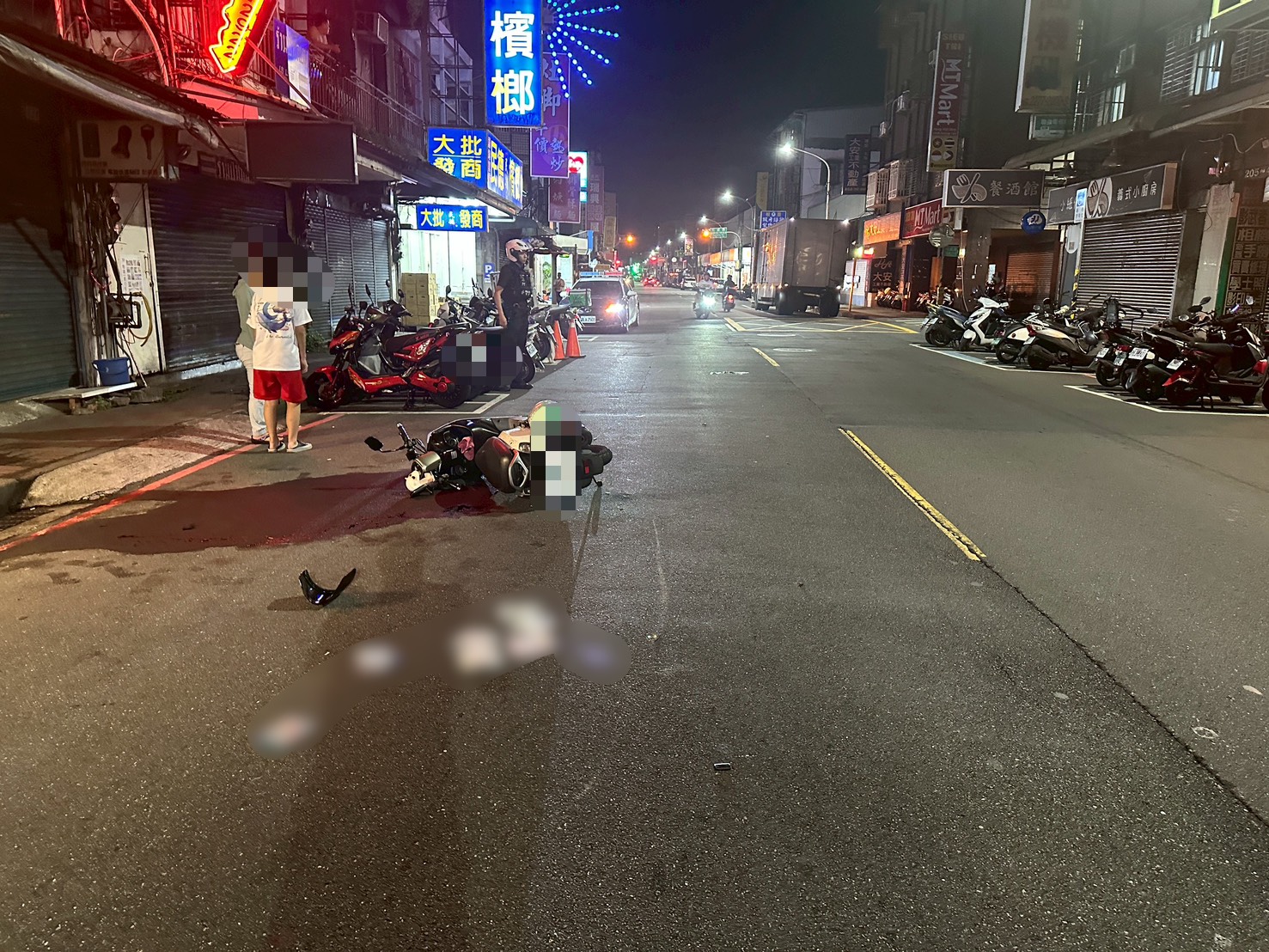 新北市新莊區化成路一帶,昨(30)日深夜23時許傳出嚴重交通事故。