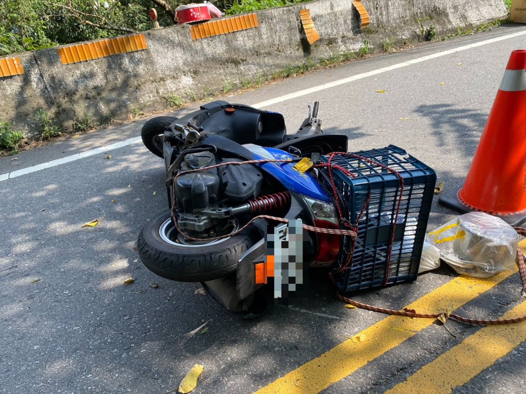 東勢死亡車禍! 機車自撞標誌牌騎士傷重不治