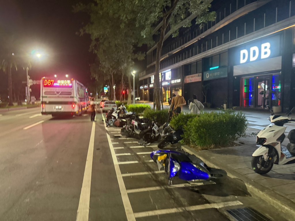 行走的殺機!駕駛疑吸毒於林口狂撞28車 逃逸10分鐘即遭逮
